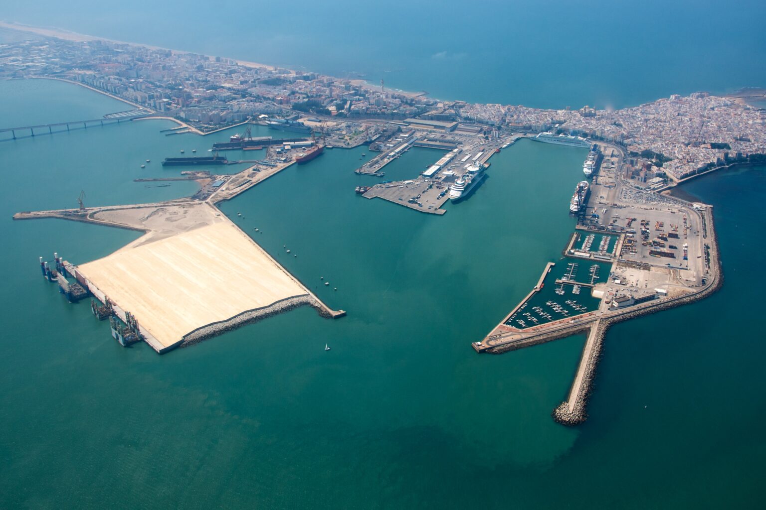 electrificación puerto Cádiz